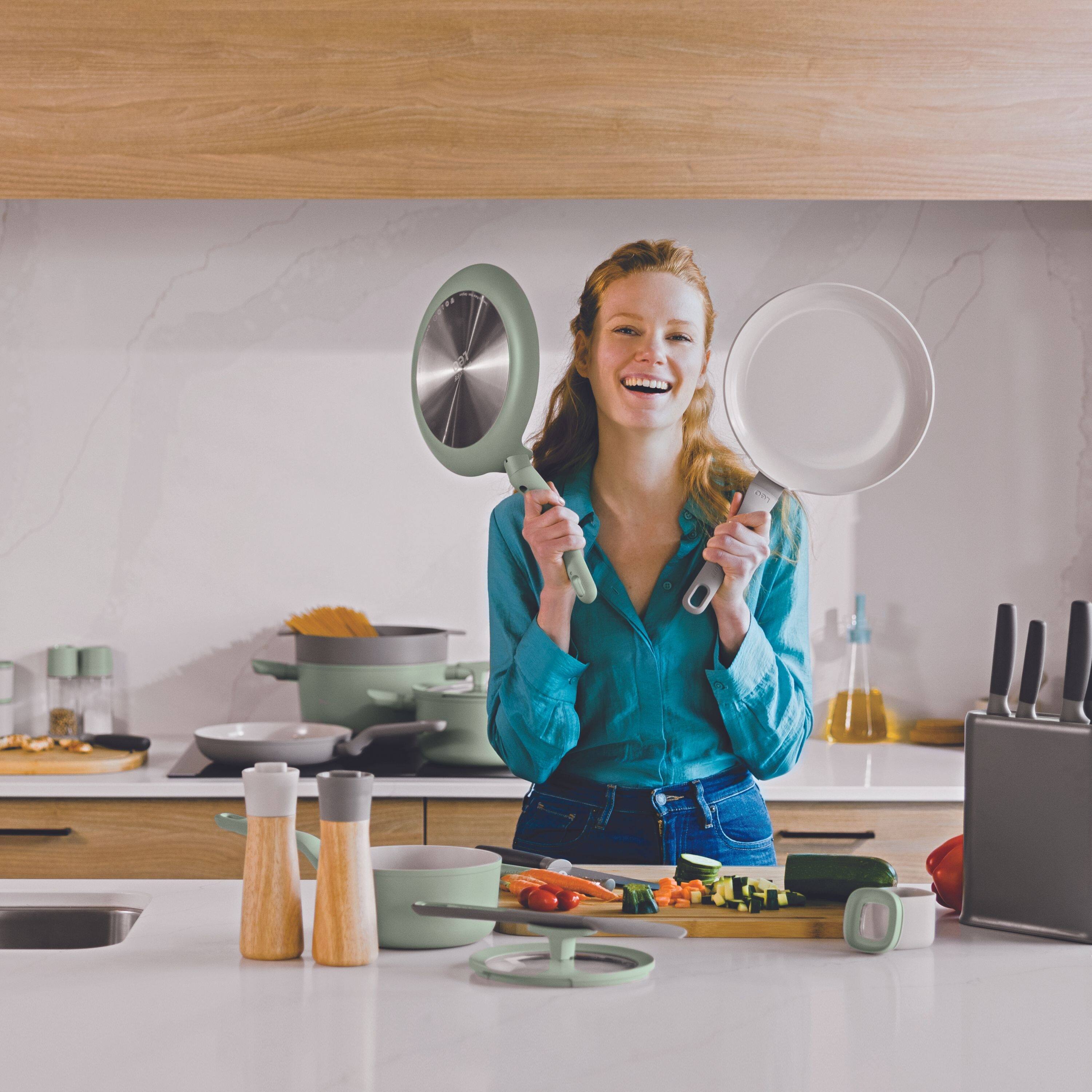 BergHOFF Balance Nonstick Ceramic Omelet pan 10", Recycled Aluminum